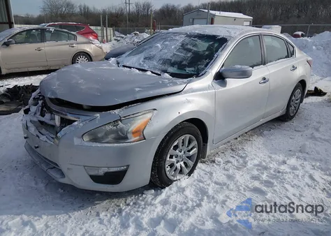 2015 Nissan Altima 2.5 S z USA, uszkodzony, nr VIN 1N4AL3AP0FC229249
